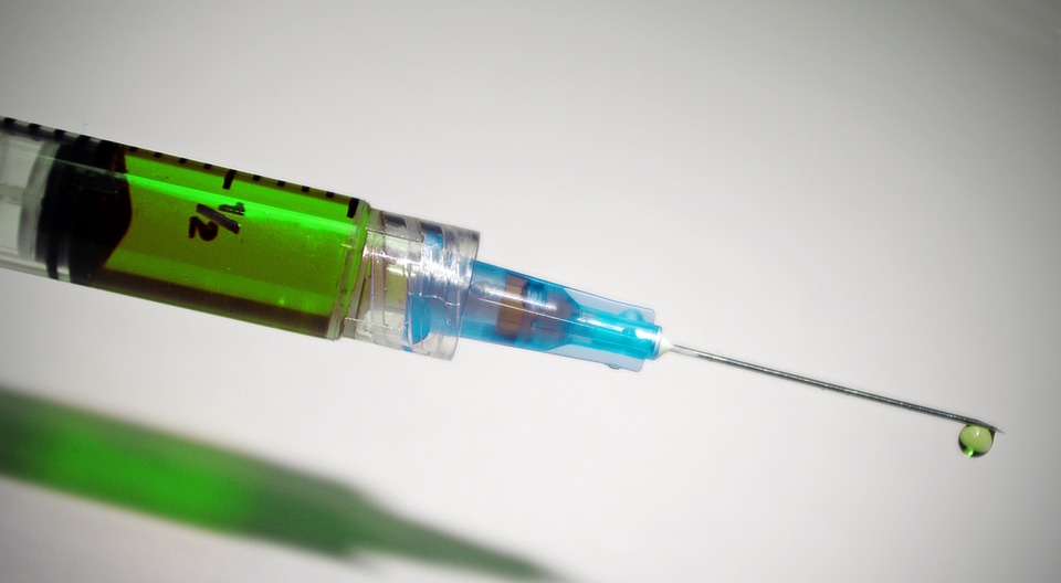Reino Unido infectará a personas sanas con SARS-CoV-2, para probar eficacia de vacunas y tratamientos - GR