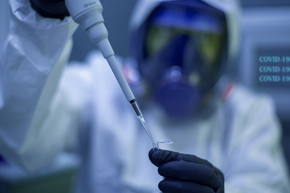 Pfizer: Datos señalan que vacuna contra coronavirus funcionaría